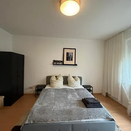 Gemuetlich Eingerichtete 2-zimmer In Meiderich Duisburg